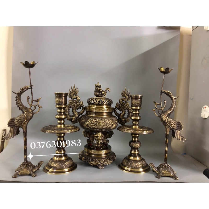 Bộ đỉnh thờ lư thờ tam sự ngũ sự bằng đồng đỉnh hạc nến cao 40cm bằng đồng màu giả cổ