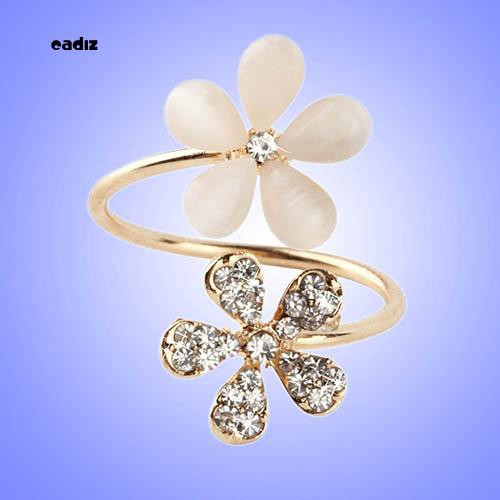 Nhẫn hở đính đá hình hoa cúc sang trọng