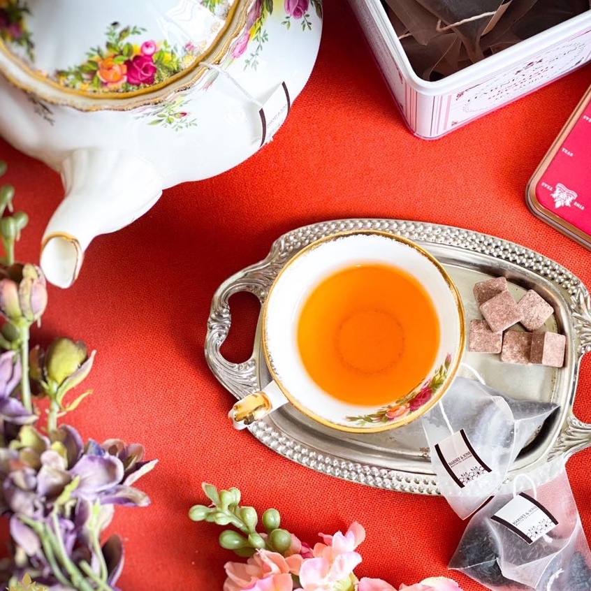 Trà đen English breakfast Harney and Sons hộp thiếc