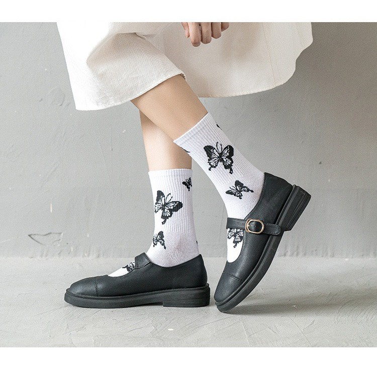 Vớ cao cổ Vemico unisex màu đen trắng hoạ tiết butterfly TN38