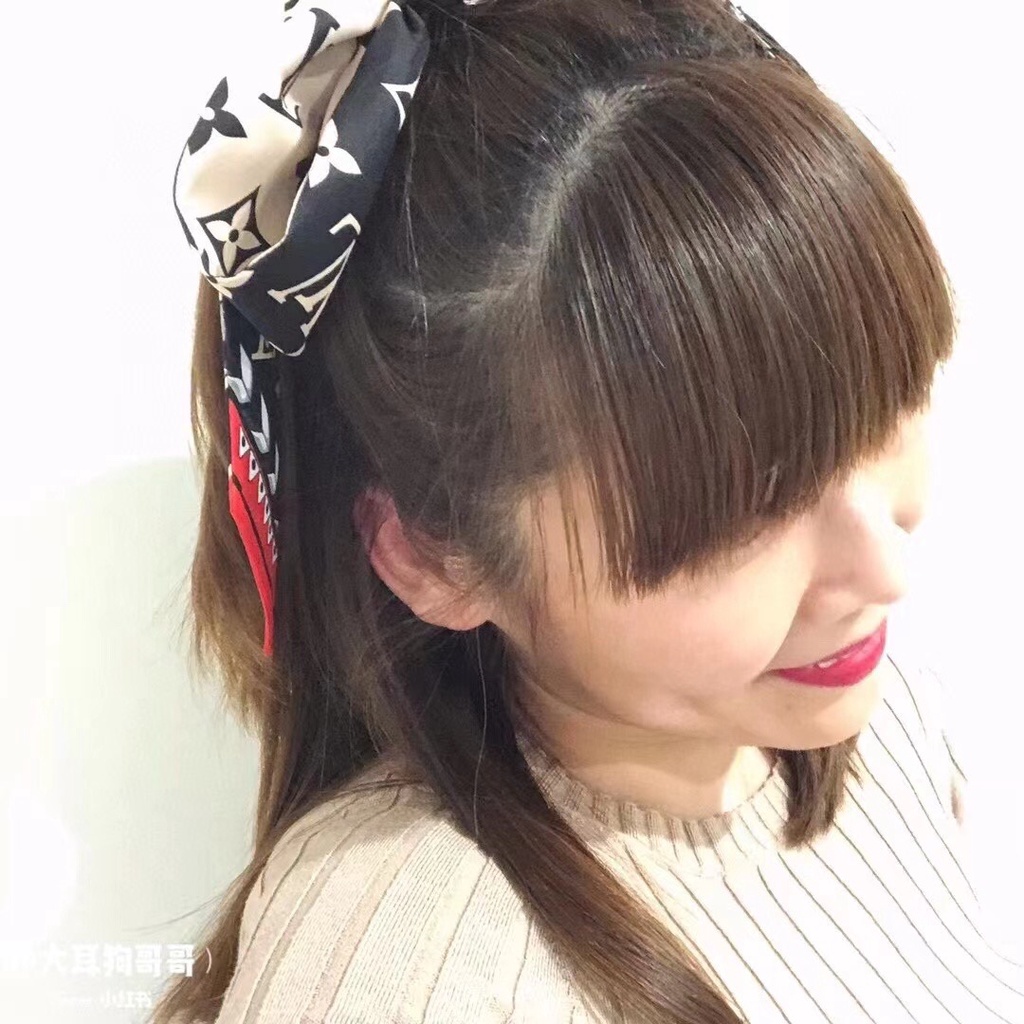 Khăn Quàng Cổ / Khăn Tay / Túi Xách Bằng Lụa Họa Tiết Chữ Màu Đen Thời Trang Cho Nữ