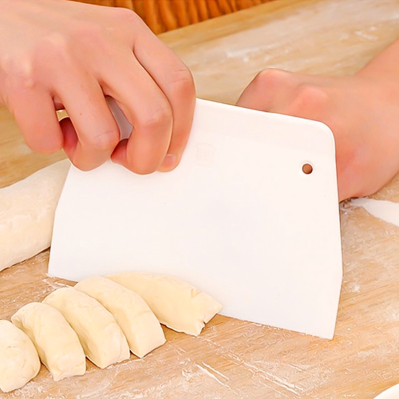 Dụng Cụ Cắt Bột Làm Bánh Tiện Lợi