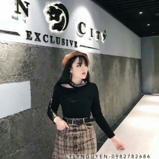 Áo khoét vai chữ