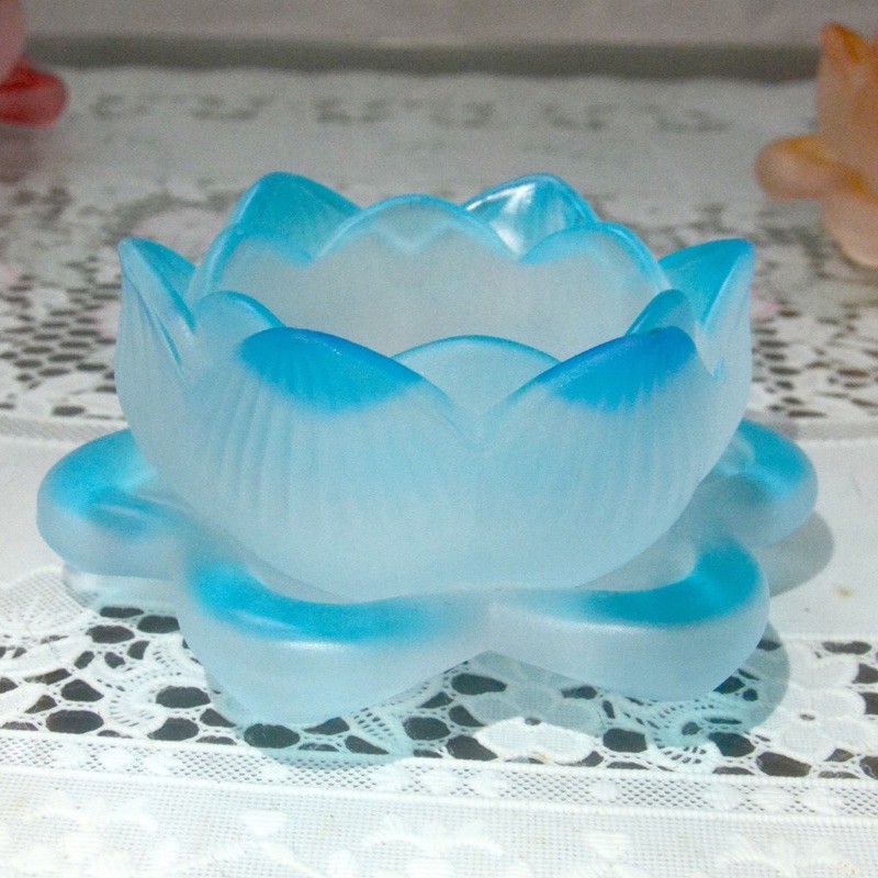 Đế hoa sen lưu ly đặt đèn cày nhiều màu