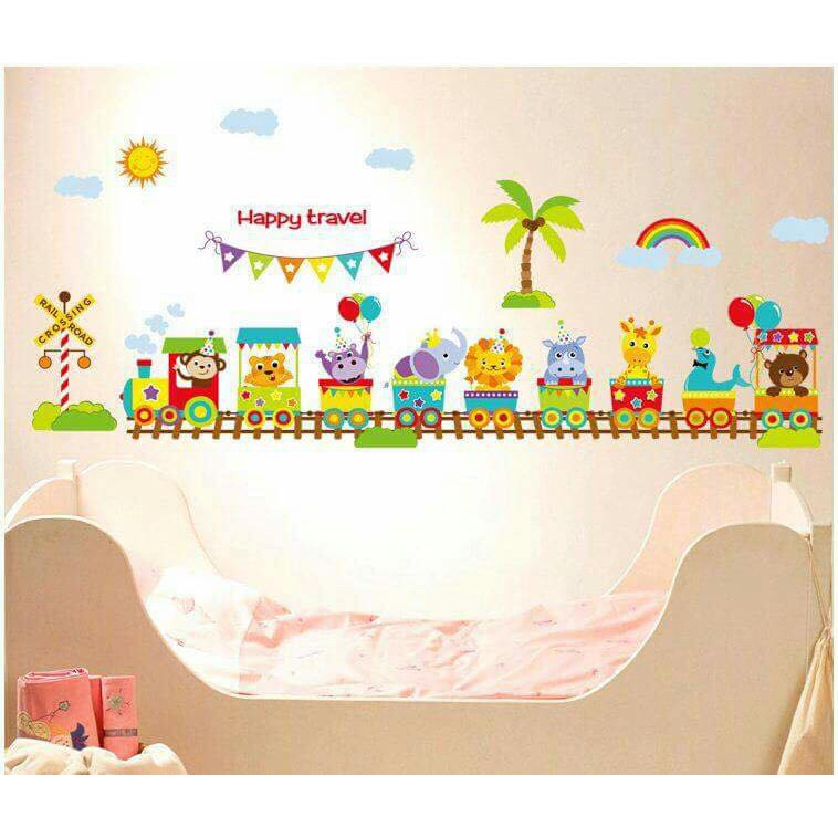 Decal dán tường Đoàn tàu con thú happy travel to nhất