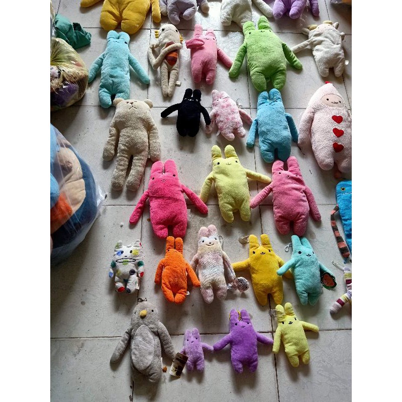 Thỏ bông Craftholic màu sắc