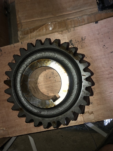 Sản phẩm gia đình làm: bánh răng số phụ 28R EQ240