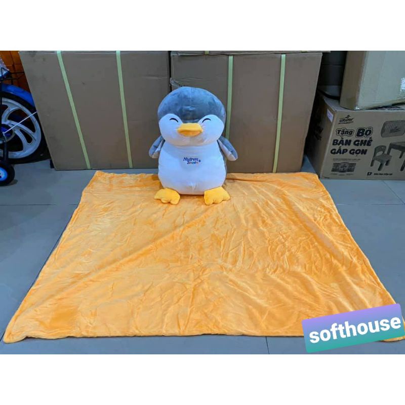 Bộ chăn gối 2 trong 1 cho bé hình chim cánh cụt dễ thương