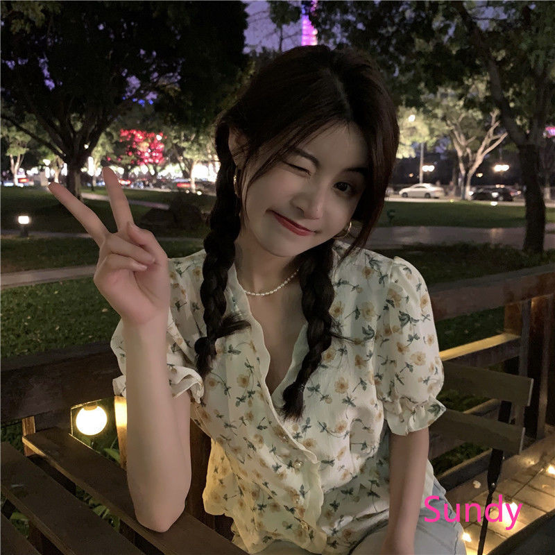 Áo croptop họa tiết hoa thiết kế thanh lịch cho nữ