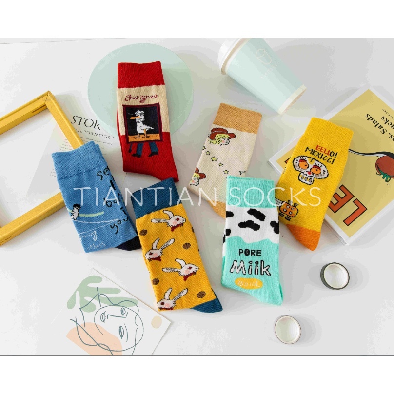 Tất vớ nữ cổ cao họa tiết Graffiti thời trang Hàn Quốc