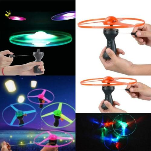 Đồ chơi đĩa bay UFO có đèn LED nhiều màu cho trẻ em