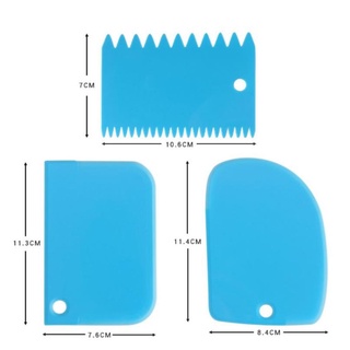 Bộ 3 dụng cụ vét cắt bột gồm: Dao cắt bột - Dao vét bột - Miếng tạo vân kem Pb330
