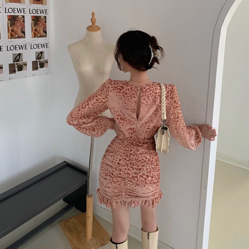 [Mã FASHIONGREEN94 giảm 10% tối đa 30K đơn 99K] Váy da báo dài tay hồng Quảng Châu cao cấp