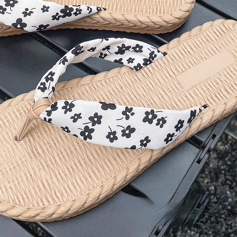 Dép Xỏ Ngón Đế Bằng Họa Tiết Hoa Phong Cách Nhật Bản Thời Trang Đi Biển Mùa Hè Cho Nữ
