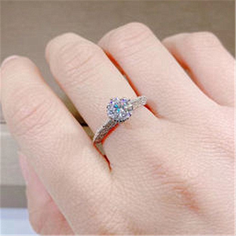 Nhẫn Cưới Mạ Bạch Kim Đính Đá Zircon Sang Trọng