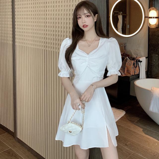 Đầm Cổ Chữ v Thiết Kế Mới Thời Trang Mùa Xuân Theo Phong Cách Pháp
