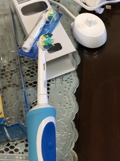 BÀN CHẢI ĐIỆN ORAL B Úc