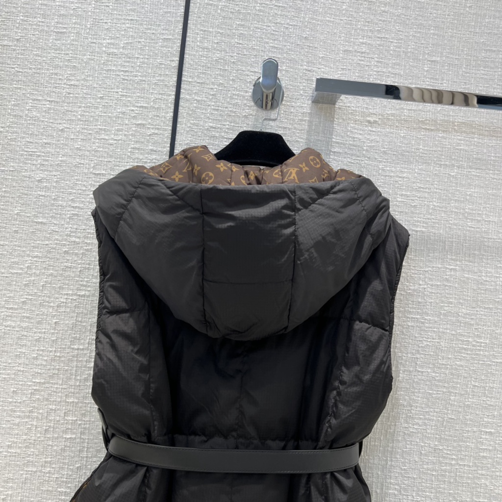 Áo khoác nữ thời trang cao cấp Louis Vuitton LV thiết kế thời thượng, màu sắc cổ điển, trang nhã