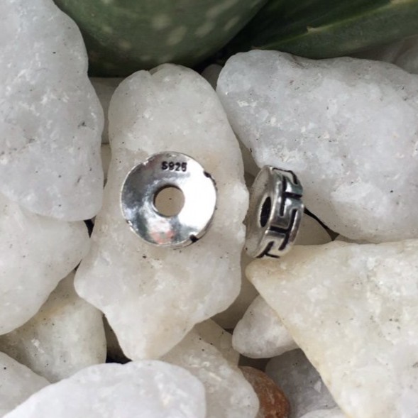 Charm Bạc Thái Khắc Hoa Văn Lớn