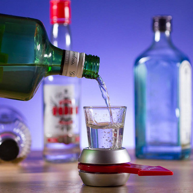 Mũi tên xoay uống rượu đồ chơi quán bar độc đáo và lạ mắt