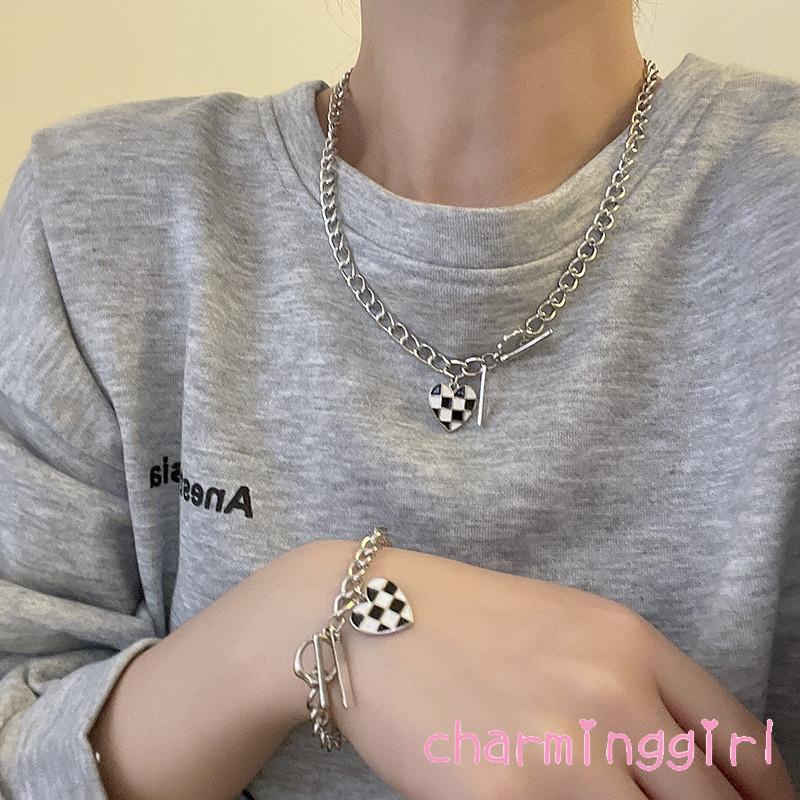 Vòng cổ mặt hình trái tim đen trắng thời trang cho nữ