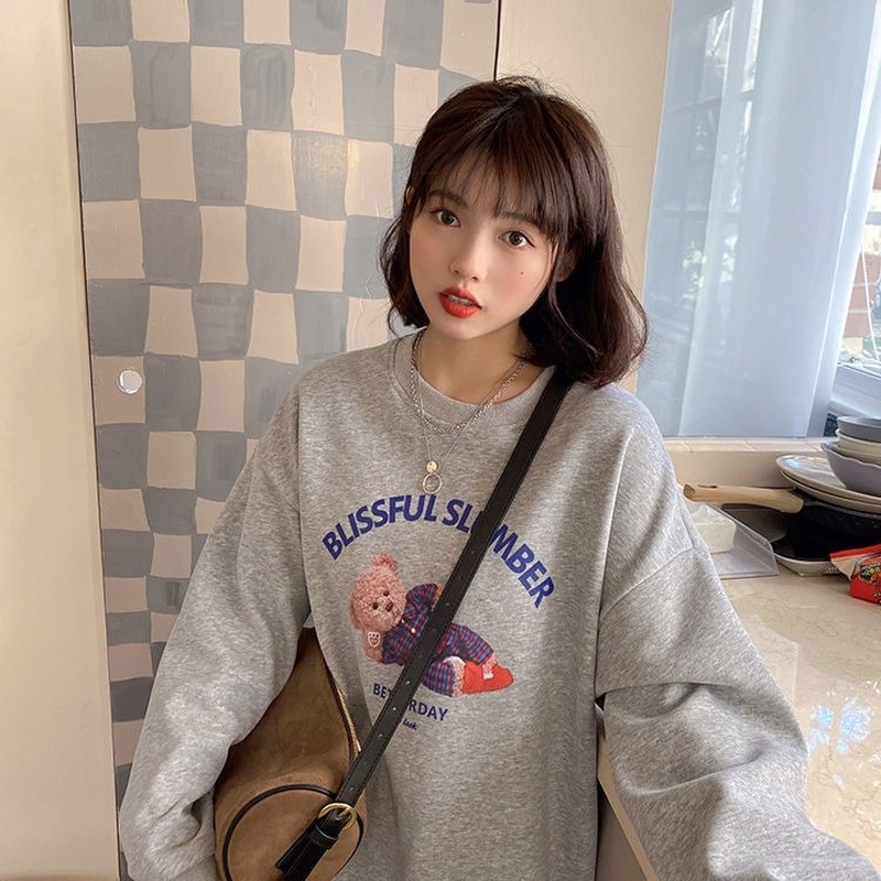 Áo Sweater lót nhung cổ tròn tay dài dáng rộng in hình gấu dễ thương cho nữ