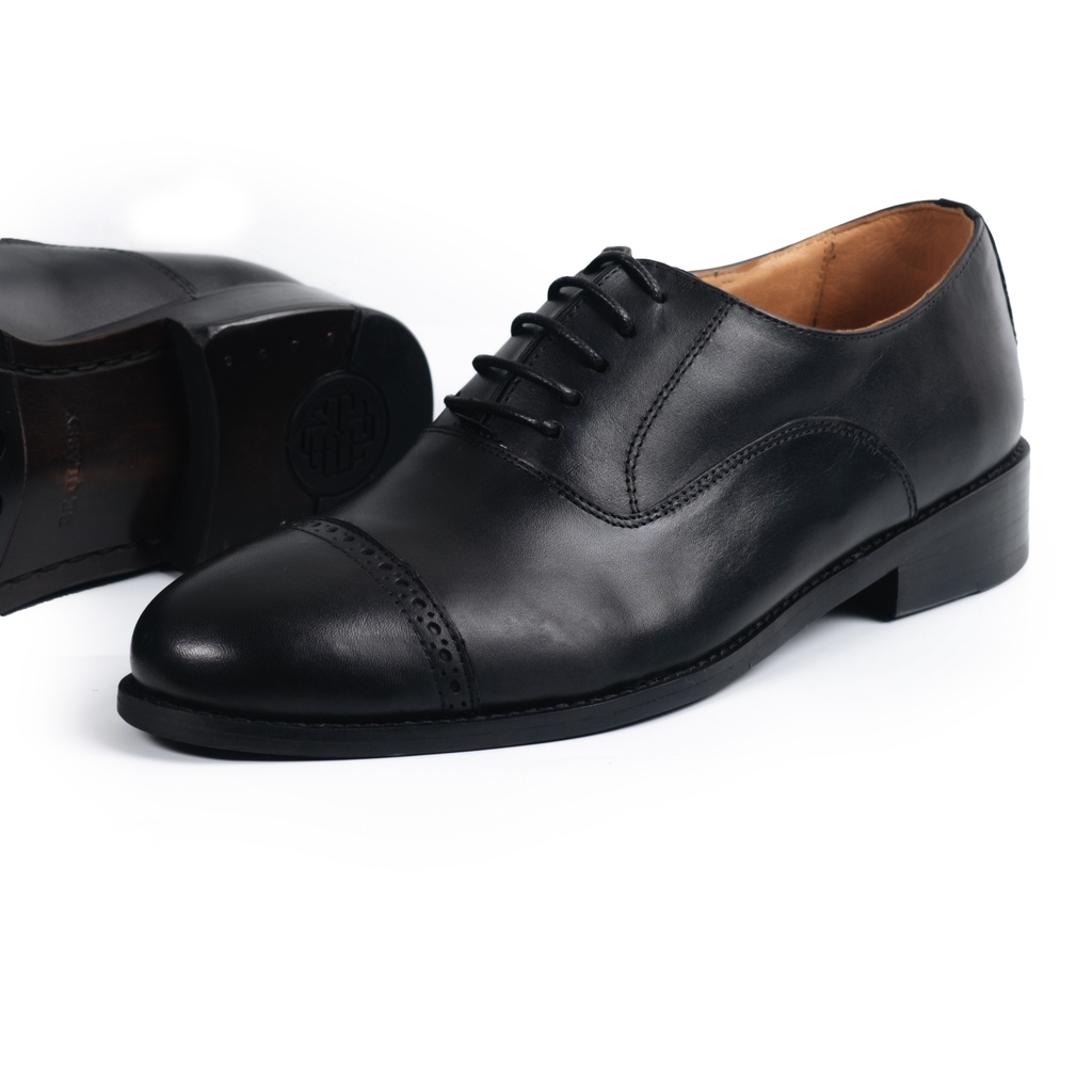 Giày Tây Cao Cấp CHARLES CAPTOE OXFORD - OF02 - Da Bò Ý Lót Trong Da Bò Mộc - Thương hiệu Be Classy