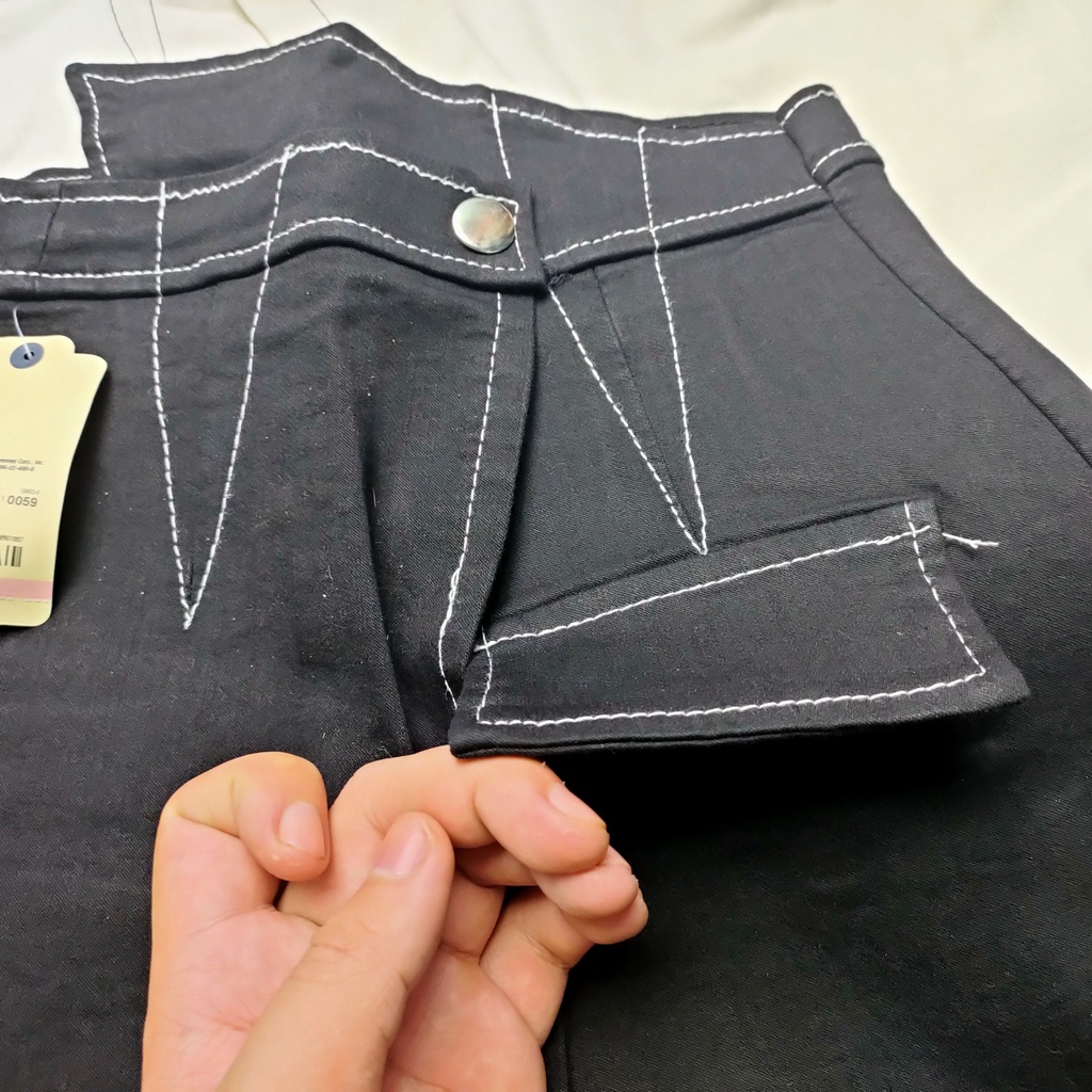 Chân váy chữ a lưng cao vat chéo chỉ nổi - CV05