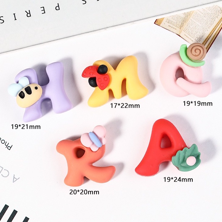 Charm (C318) slime/ Dụng Cụ Charm Trang Trí [Ko Keo &amp; Nút] Hình chữ dễ thương - 01 Cái