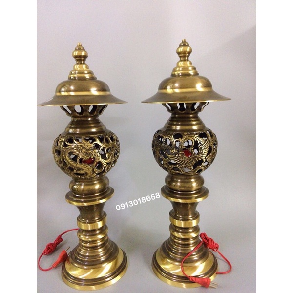 Đôi đèn điện thờ họa tiết rồng phượng bằng đồng cỡ đại.