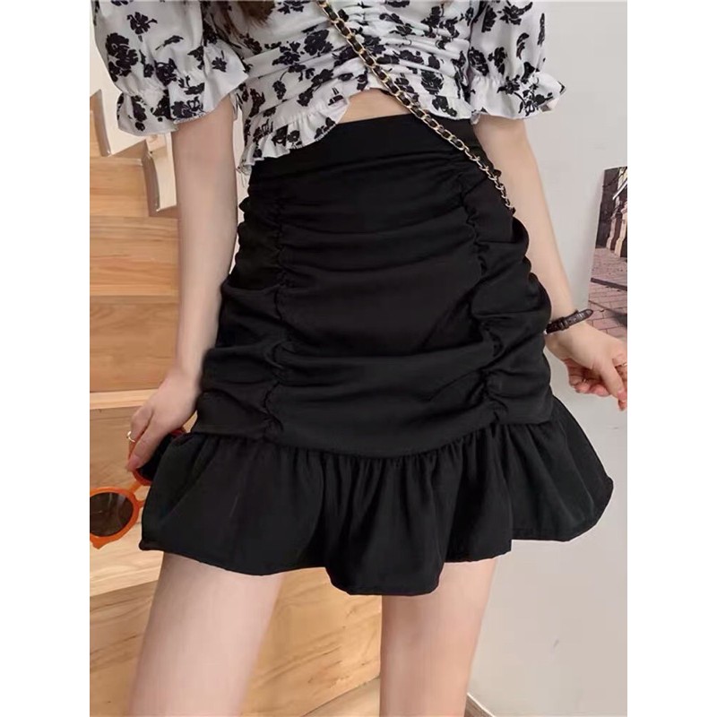 Chân váy bèo đen trắng phong cách 2021 | BigBuy360 - bigbuy360.vn