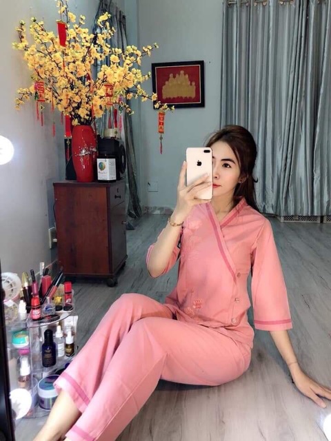 Mẫu tim viền, đồ lam đi chùa