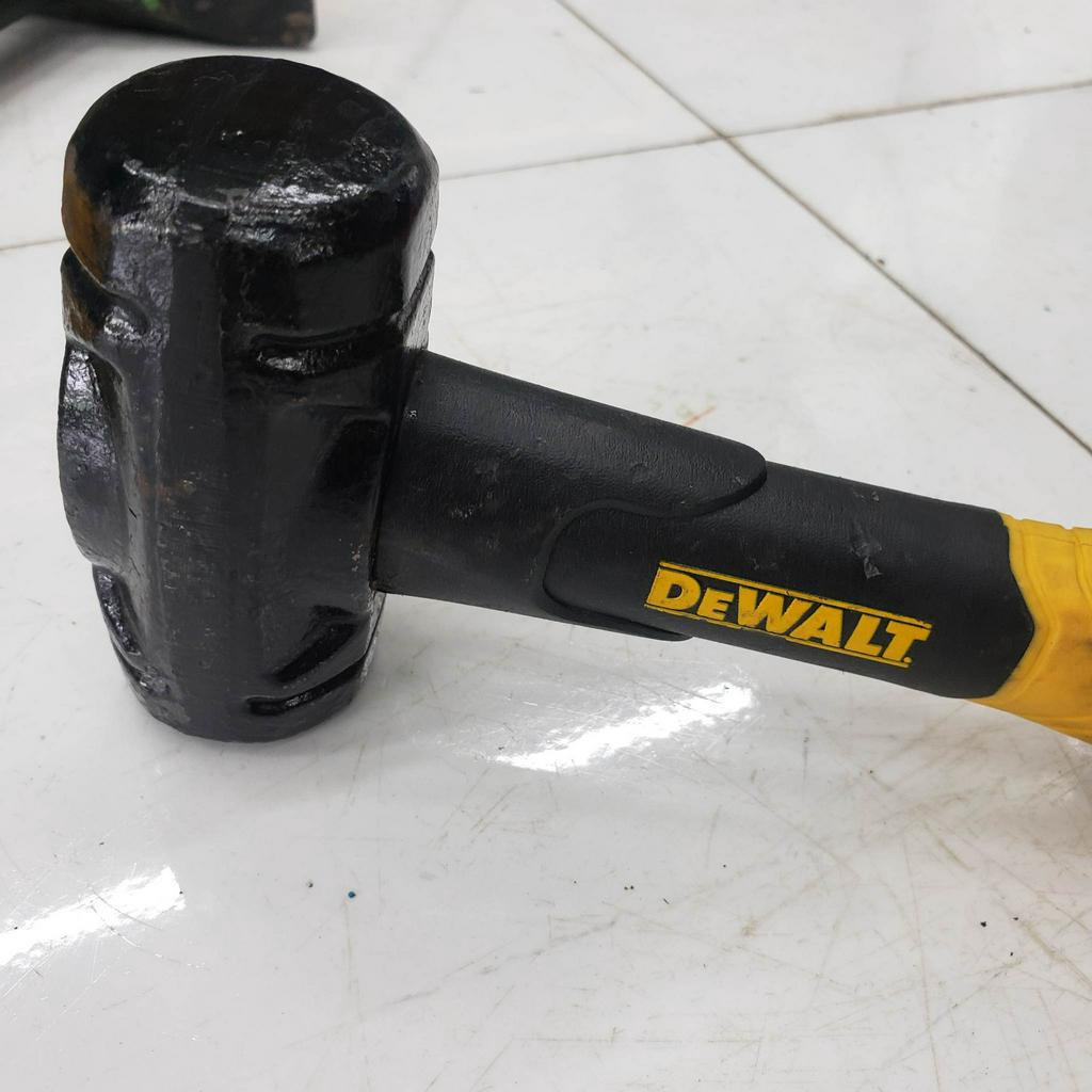BÚA TẠ DEWALT CẦM TAY 1700 gram