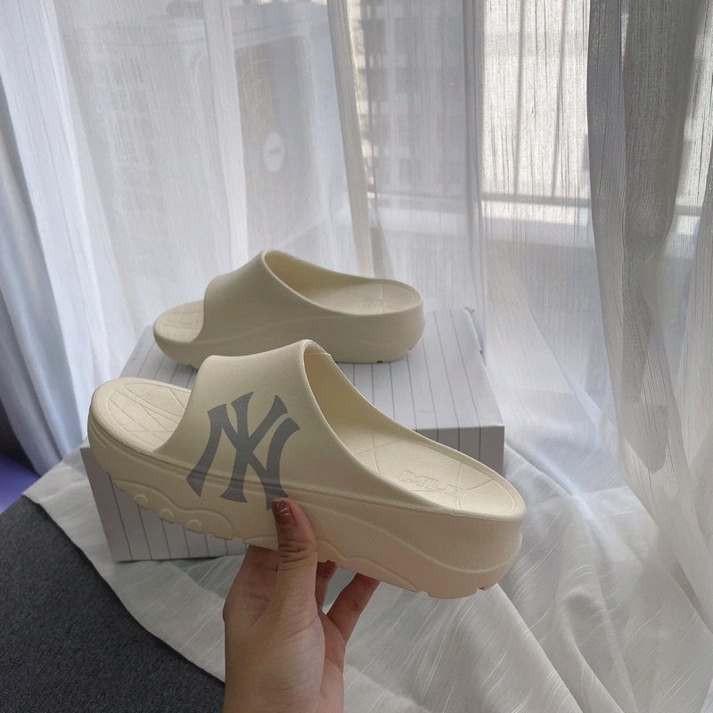 Dép quai ngang MLB CHUNKY SLIDE