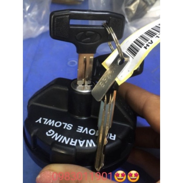 Nắp bình dầu Huyndai hàn quốc xoáy ren