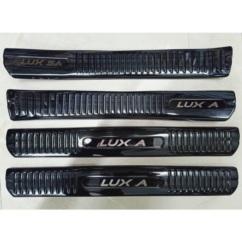 Ốp Bậc Cửa Trong Vinfast LUX A Mẫu Titan và inox  Cao Cấp, Có Sẵn Keo Dán 3M