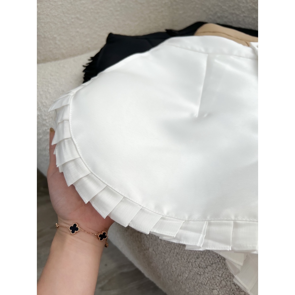 Quần short viền bèo