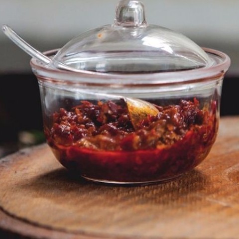 Hũ đựng gia vị có muỗng nhựa Acrylic, hộp hủ lọ đựng tỏi ớt - Spicy jar