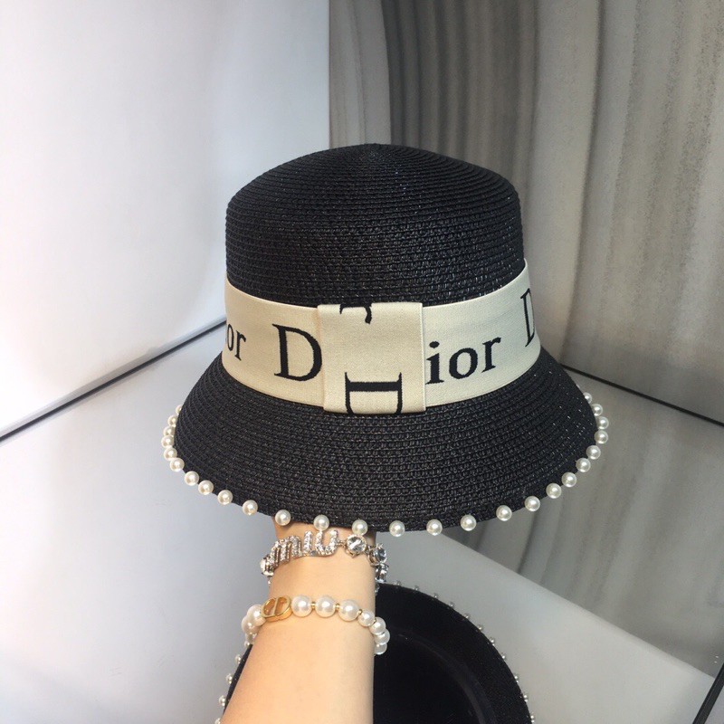 Mũ rơm vành tròn thời trang nữ cao cấp DIOR = CD thiết kế đính chuỗi ngọc trai nhân tạo mùa xuân hè đẹp mắt, sang trọng.