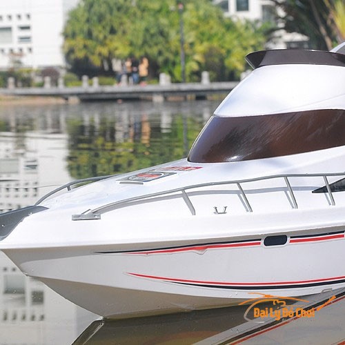 T32 LUXURY thuyền hành trình điều khiển từ xa