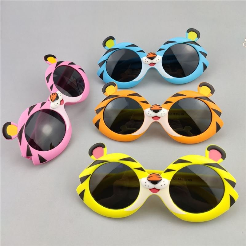 Kính mắt lật kiểu siêu nhân dễ thương dành cho bé trai + bé gái