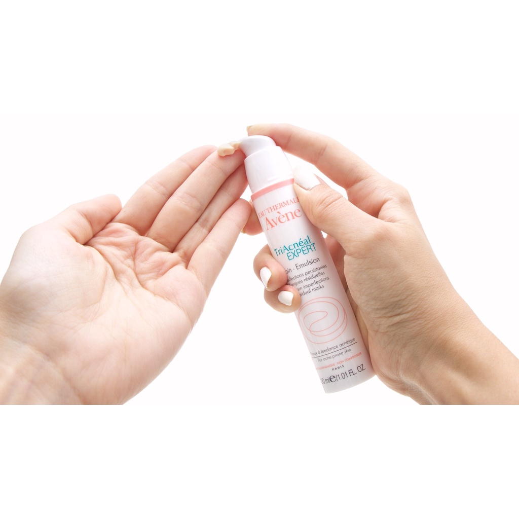 Kem Làm Giảm Mụn Trứng Cá Và Vết Thâm Eau Thermale Avene Triacneal Expert Emulsion 30ml