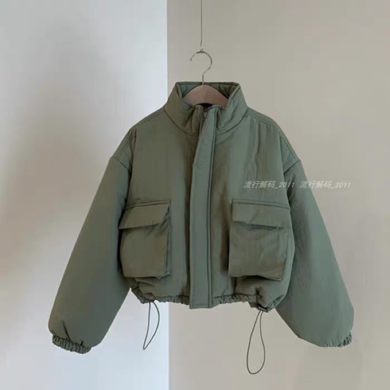 Áo khoác phao dáng ngắn croptop