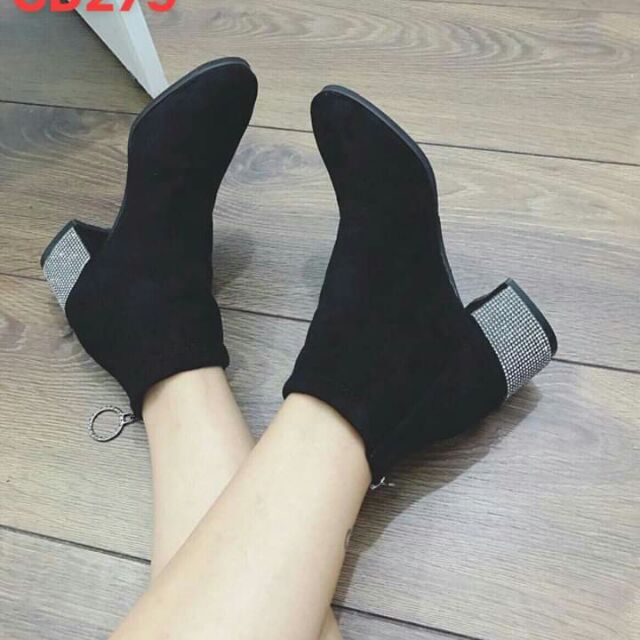 BỐT ĐÍNH ĐÁ