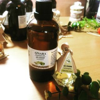 Combo tinh dầu sả chanh gồm 1 lọ 100ml và 1 lọ treo khử mùi và đuổi muỗi hiệu quả