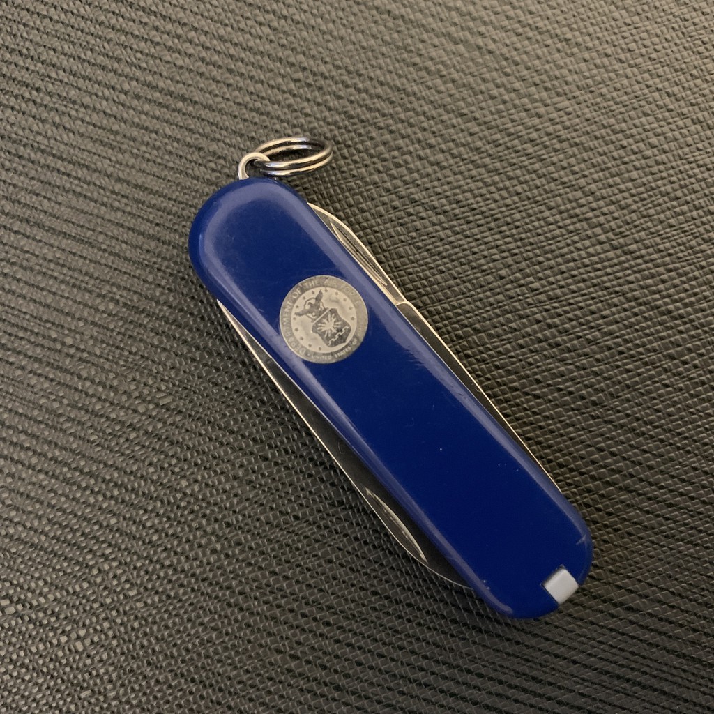 Dao xếp đa năng VICTORINOX CLASSIC SD 58mm bản đặc biệt U.S. AIR FORCE màu xanh