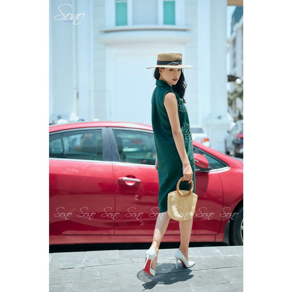 Sono - Đầm Linen Thêu Lá To Hàng Thiết Kế Kiểu Dáng Năng Động Trẻ Trung
