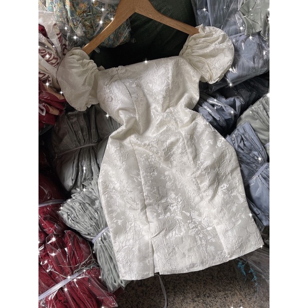 Đầm gấm trắng cổ tàu - Chitchitstore