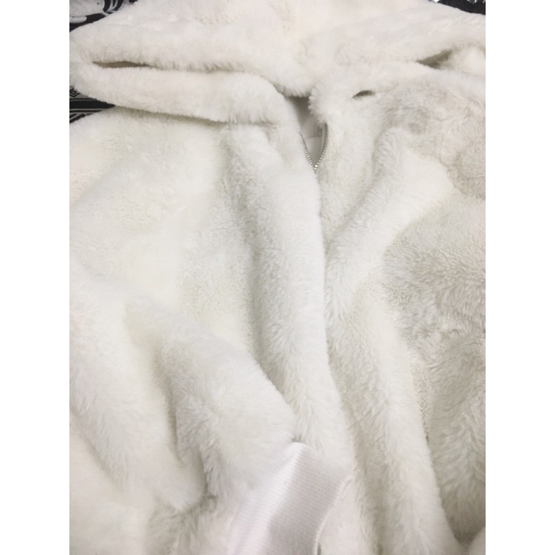 Áo lông croptop White Rabbit