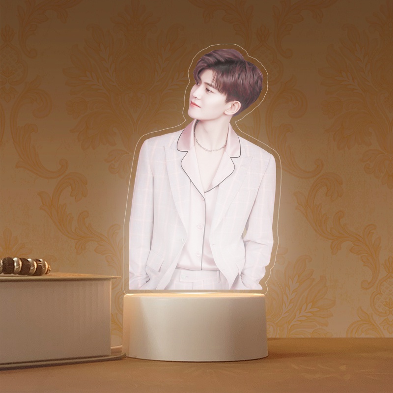 Đèn ngủ hình Nhậm Gia Luân